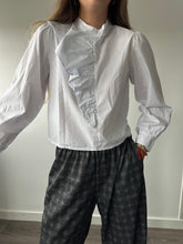Cargar imagen en el visor de la galería, Blusa Volante

