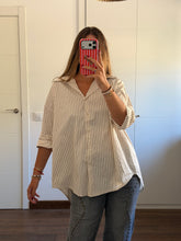 Cargar imagen en el visor de la galería, Camisa Rayas Oversize
