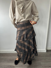 Cargar imagen en el visor de la galería, Faldas Estampadas
