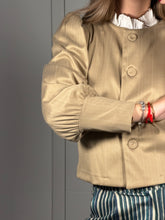 Cargar imagen en el visor de la galería, Chaqueta Beige Rayas
