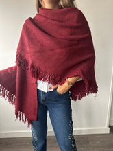 Cargar imagen en el visor de la galería, Capa Punto Flecos
