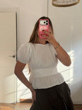 Cargar imagen en el visor de la galería, Blusa Megan
