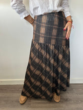 Cargar imagen en el visor de la galería, Faldas Estampadas
