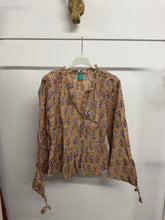 Cargar imagen en el visor de la galería, Blusa Turquia
