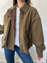 Cargar imagen en el visor de la galería, Abrigo Bomber Paño
