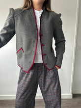 Cargar imagen en el visor de la galería, Chaqueta Camila
