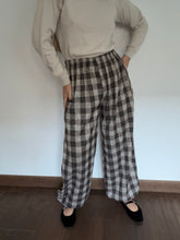Cargar imagen en el visor de la galería, Pantalones Bombacho Cuadros
