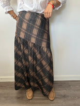 Cargar imagen en el visor de la galería, Faldas Estampadas
