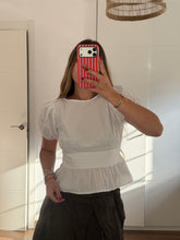 Cargar imagen en el visor de la galería, Blusa Megan
