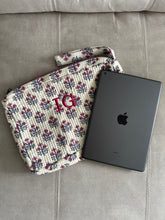 Cargar imagen en el visor de la galería, Funda iPad o Tablet
