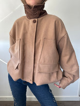 Cargar imagen en el visor de la galería, Abrigo Bomber Paño
