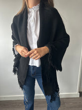 Cargar imagen en el visor de la galería, Capa Punto Flecos
