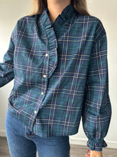 Cargar imagen en el visor de la galería, Blusa Cuadros con Volante

