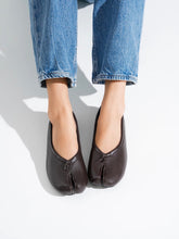 Cargar imagen en el visor de la galería, Tabi Shoes

