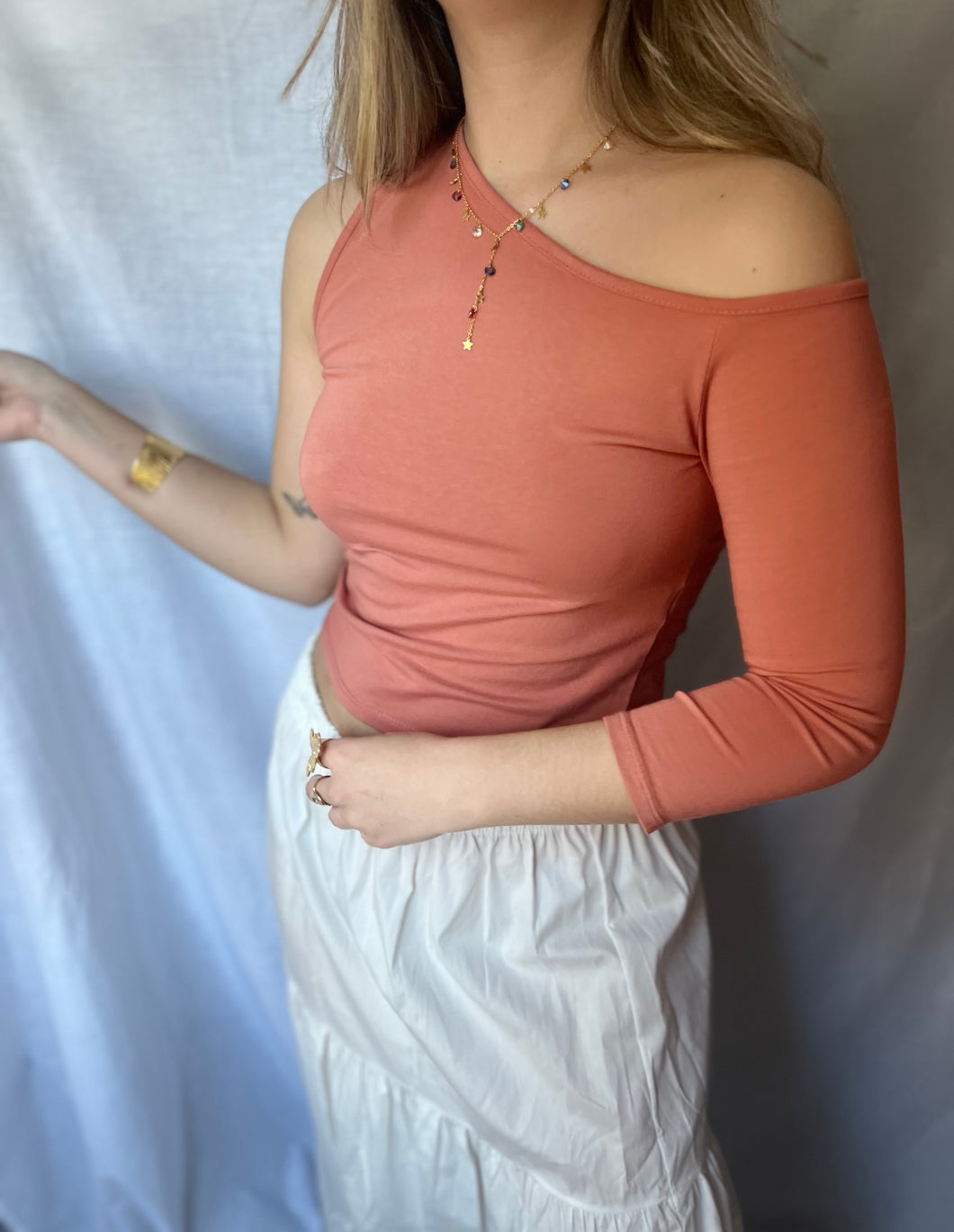 Camiseta asimétrica coral