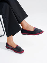 Cargar imagen en el visor de la galería, Bailarinas Terciopelo
