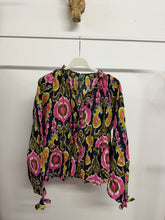 Cargar imagen en el visor de la galería, Blusa Turquia
