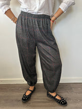 Cargar imagen en el visor de la galería, Pantalones Bombacho Cuadros
