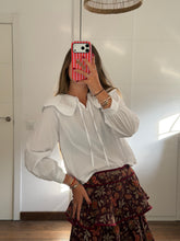 Cargar imagen en el visor de la galería, Blusa Cuello Bebé Lisa
