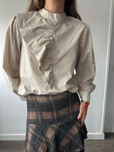 Cargar imagen en el visor de la galería, Blusa Volante
