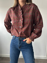 Cargar imagen en el visor de la galería, Blusa Cuadros con Volante
