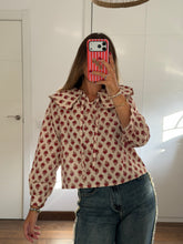 Cargar imagen en el visor de la galería, Blusa Cuello Bebé Estampada
