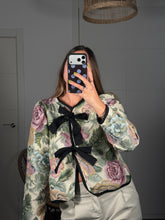 Cargar imagen en el visor de la galería, Chaqueta Estampada Lazadas
