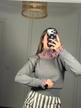 Cargar imagen en el visor de la galería, Cuello y puños
