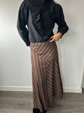 Cargar imagen en el visor de la galería, Faldas Estampadas
