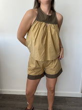 Cargar imagen en el visor de la galería, Top Valeria Camel
