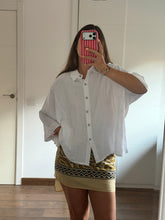 Cargar imagen en el visor de la galería, Camisa Oversize
