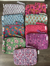 Cargar imagen en el visor de la galería, Funda iPad o Tablet
