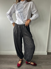 Cargar imagen en el visor de la galería, Pantalones Bombacho Cuadros
