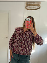 Cargar imagen en el visor de la galería, Blusa Cuello Bebé Estampada
