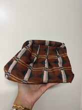 Cargar imagen en el visor de la galería, Clutch Estampado
