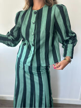 Cargar imagen en el visor de la galería, Chaqueta Rayas Bicolor
