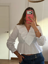 Cargar imagen en el visor de la galería, Blusa Maggie
